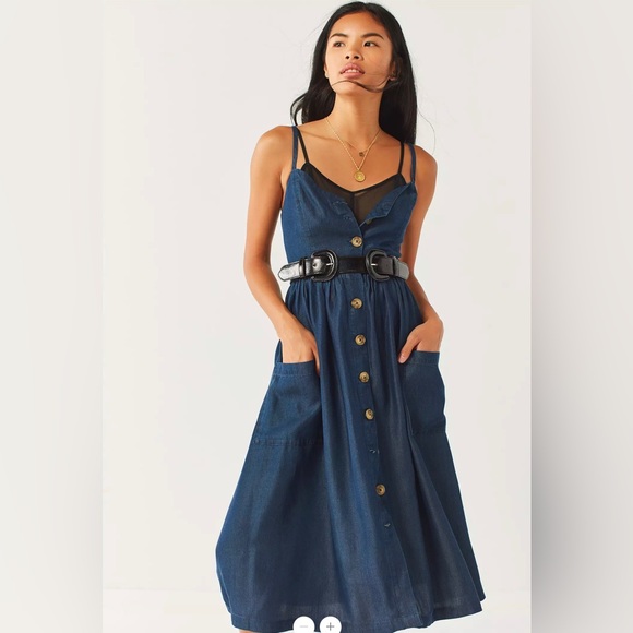NWOT- Urban Outfitters Emilia Chambray Button-Down Denim Midi Dress - Picture 2 of 6